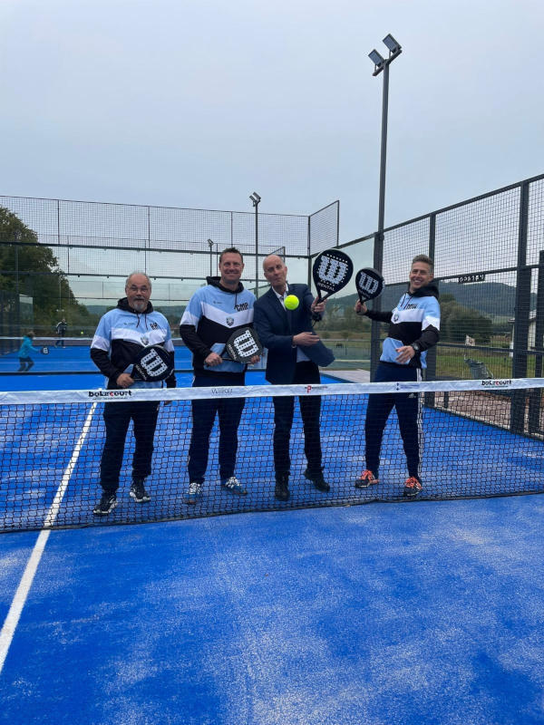 Padel Platz mit Bürgermeister